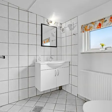 Ferienhaus Awesome In Haarby With Wifi Brunshuse